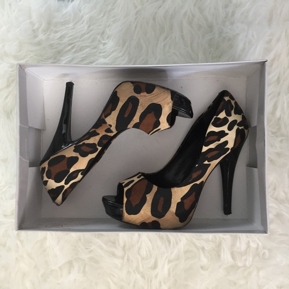 Jessica Simpson Leopard Black Tan Platform Pumps - Picture 2 of 3